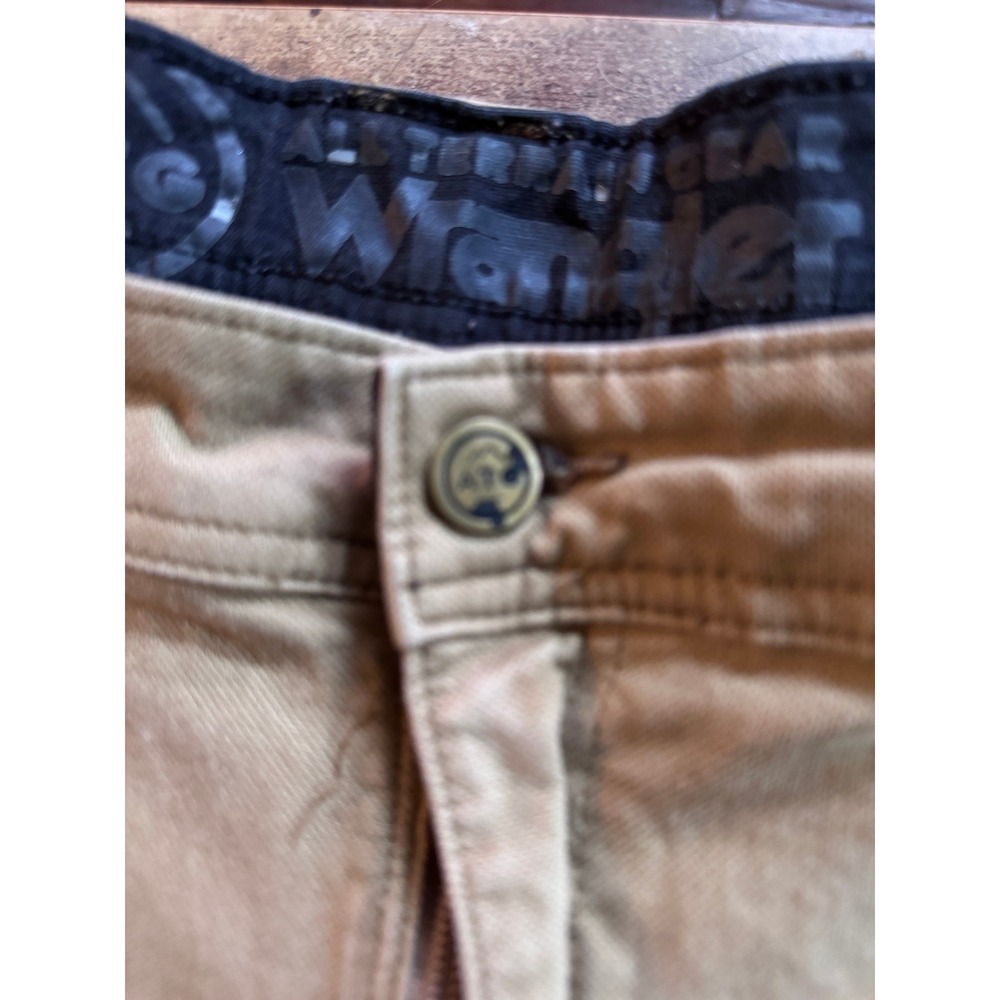 Wrangler ATG Shorts 37 Tan Canvas Utility Outdoor Gorpcore - Picture 3 of 7